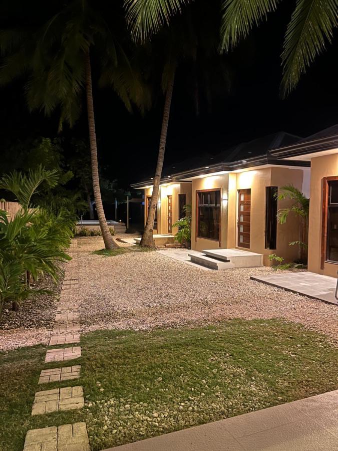 Southseas Beach Resort And Dive Center Santander Buitenkant foto