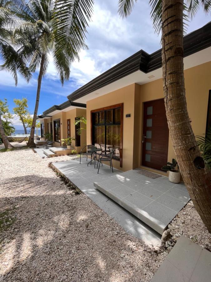 Southseas Beach Resort And Dive Center Santander Buitenkant foto