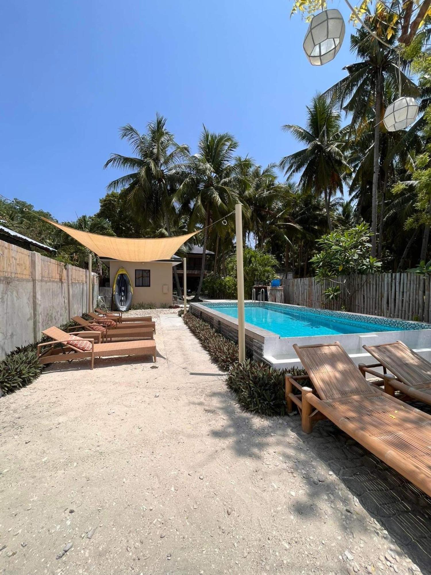 Southseas Beach Resort And Dive Center Santander Buitenkant foto