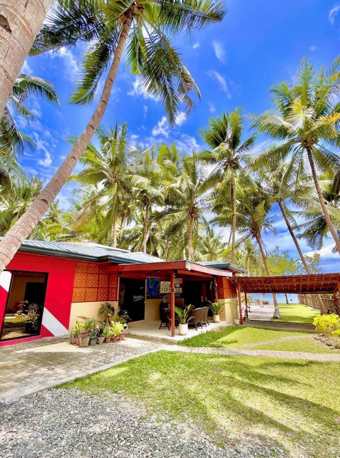 Southseas Beach Resort And Dive Center Santander Buitenkant foto